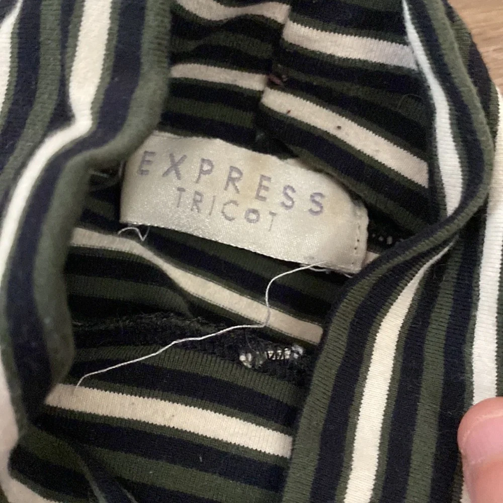 🥭 (4 for $15) Express Tricot Green Black and White Top - Picture 7 of 7